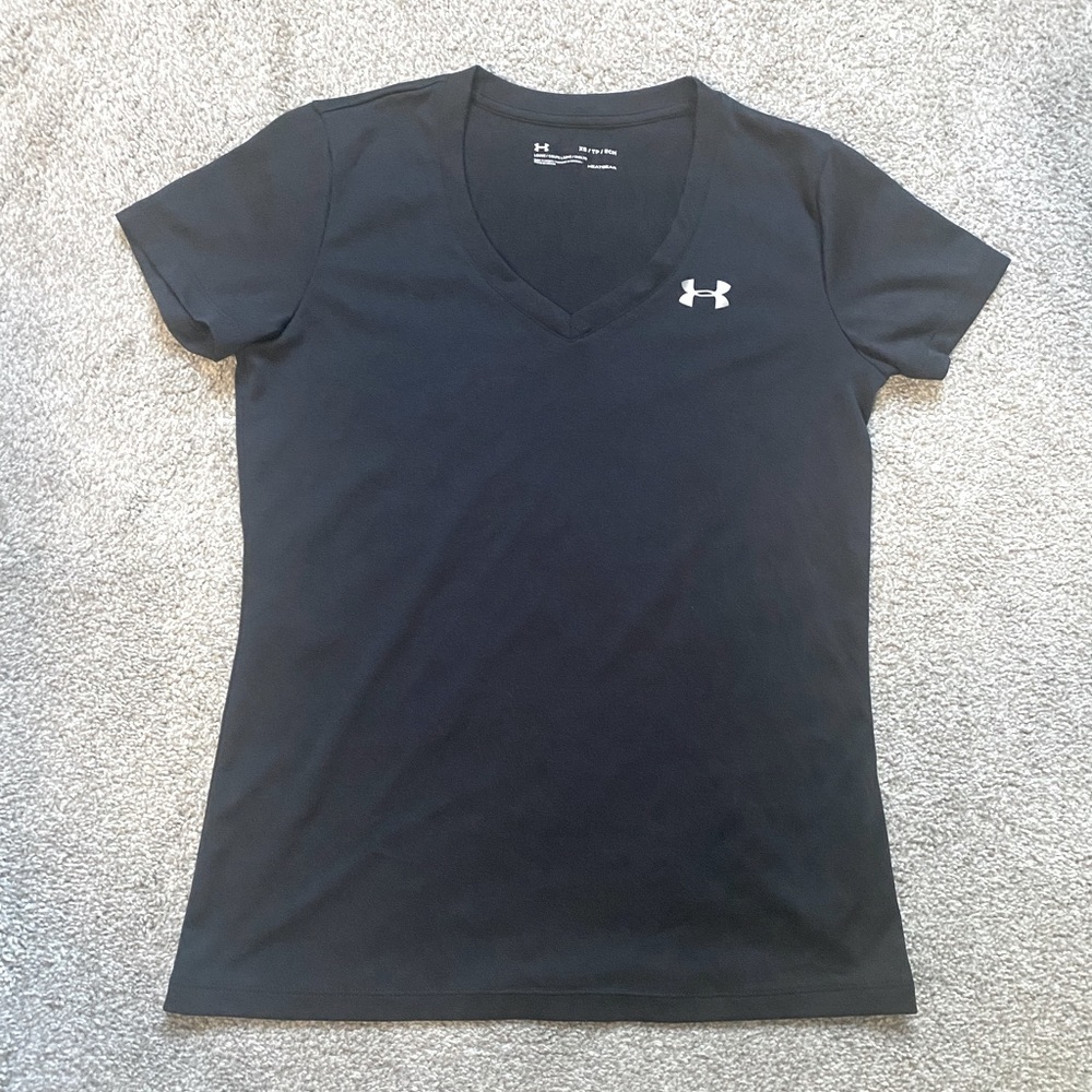 Under armour women’s black short sleeve shirt, XS​​​​